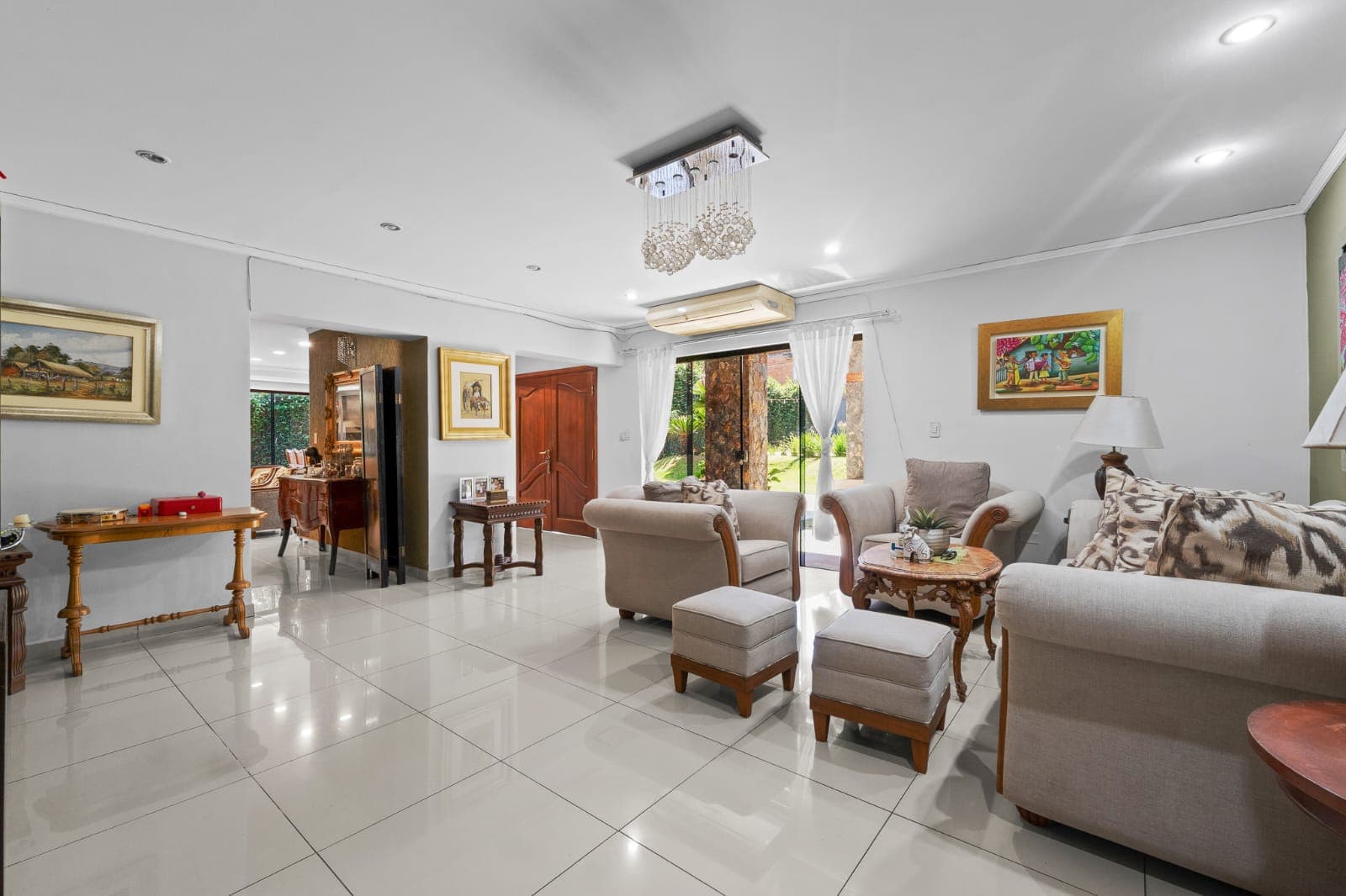 Casa de 6 habitaciones con Piscina y Patio en Asunción Bº Santa Librada — foto 4