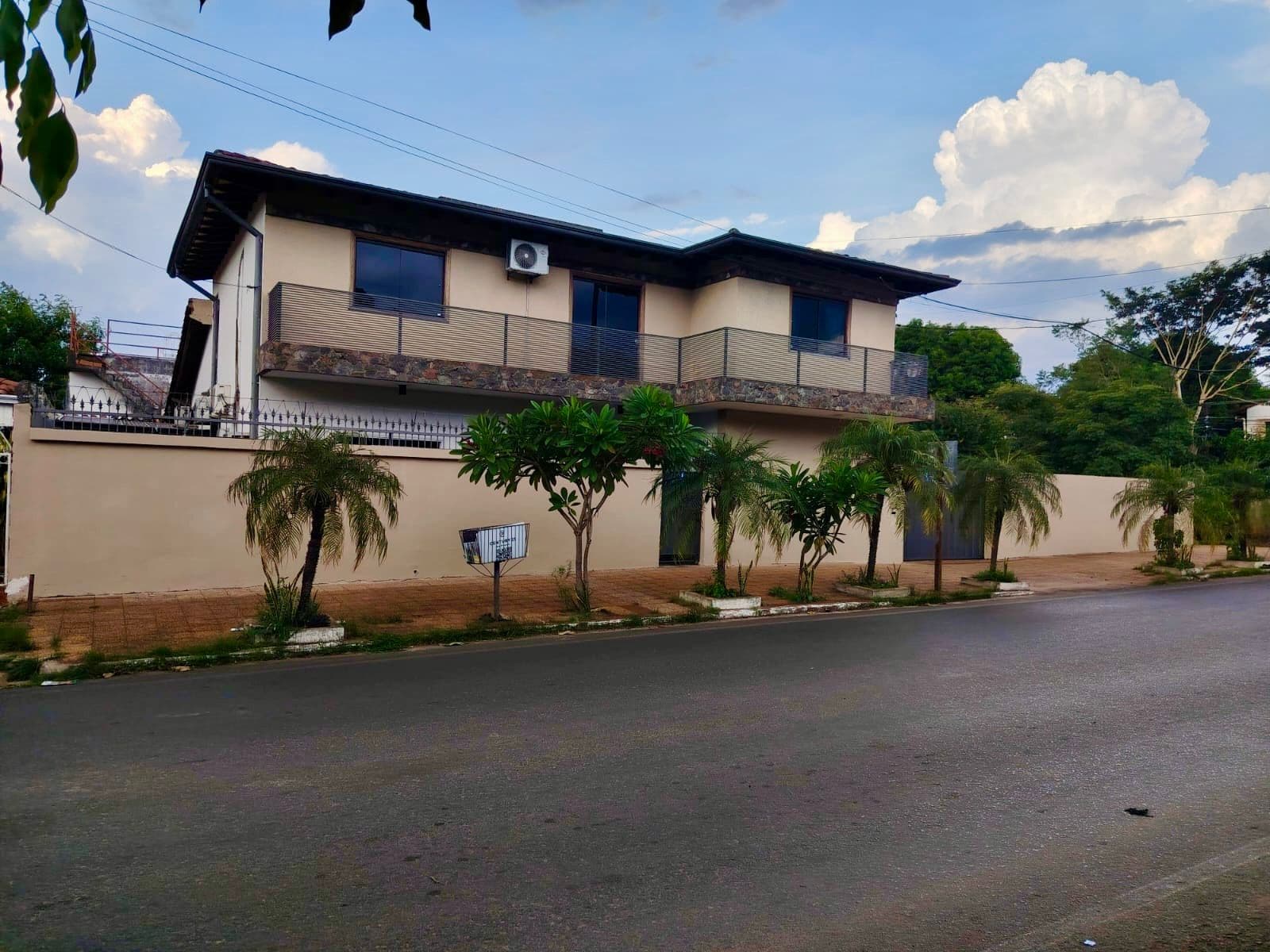 Hermosa Casa En Fndo De La Mora. Zona Sur — foto 3