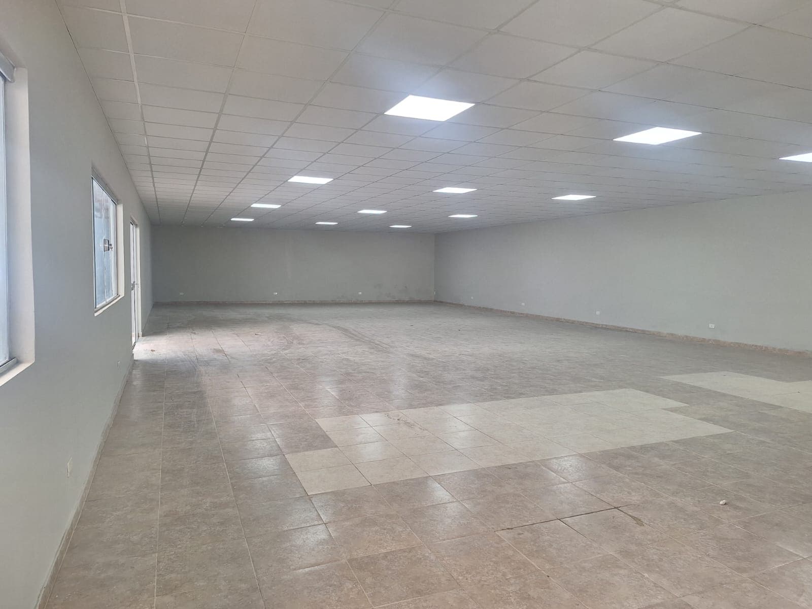 Alquilo Planta Libre en Villa Morra cerca de Paseo Carmelitas