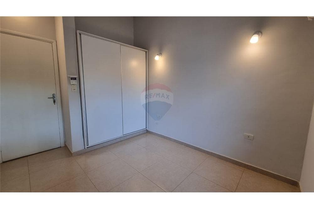 Casa de 4 Dormitorios en PB en Lambaré, foto 2