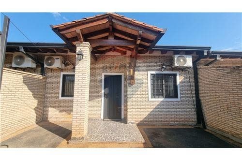 Chalet en venta, central capiata, foto 2
