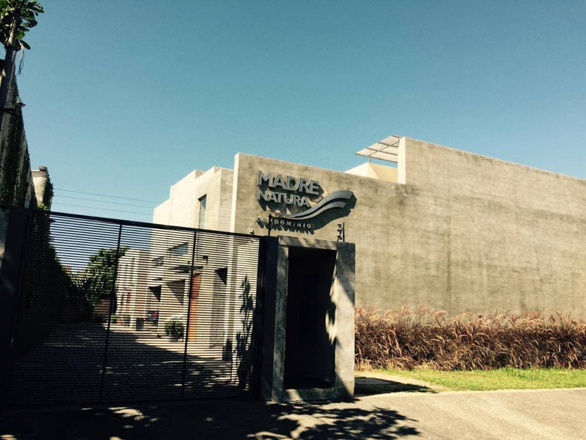 Alquilo duplex amoblado en condominio madre natura - barrio salvador del mundo