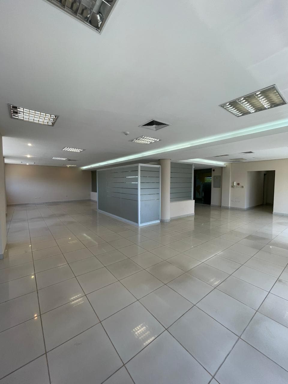 Oficina corporativa de 180 m2.- alquier - sobre mcal lopez, foto 2