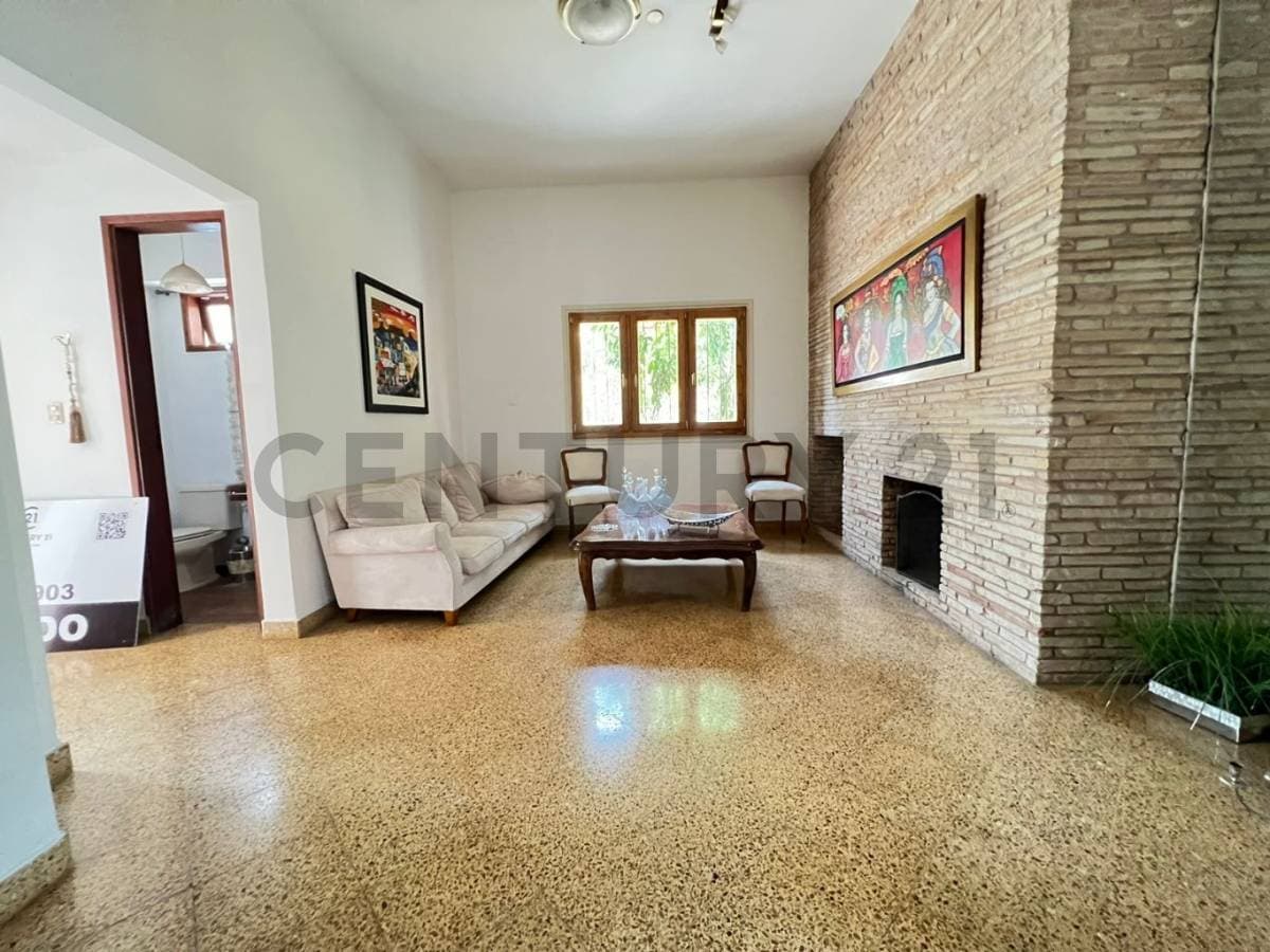 Amplia residencia ubicada estratégicamente sobre juan de salazar, foto 3