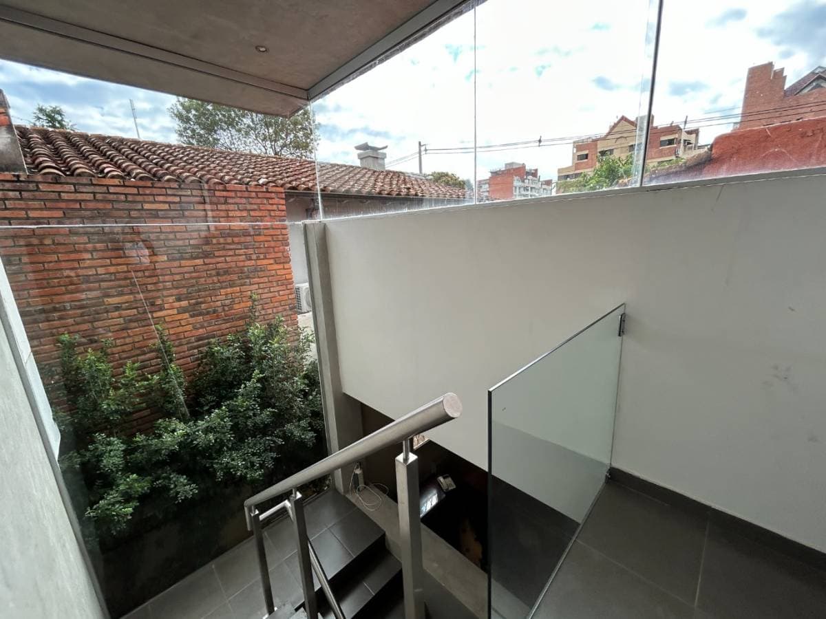 Mega oficina centrica a cuadras de mcal lopez — foto 3