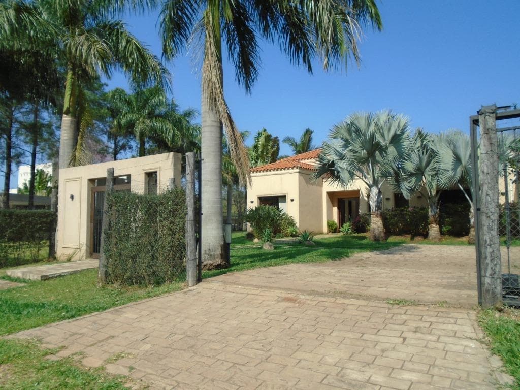 Casa de 2.400 m2 en la Zona Surubi'i - CLHO7532029, foto 2