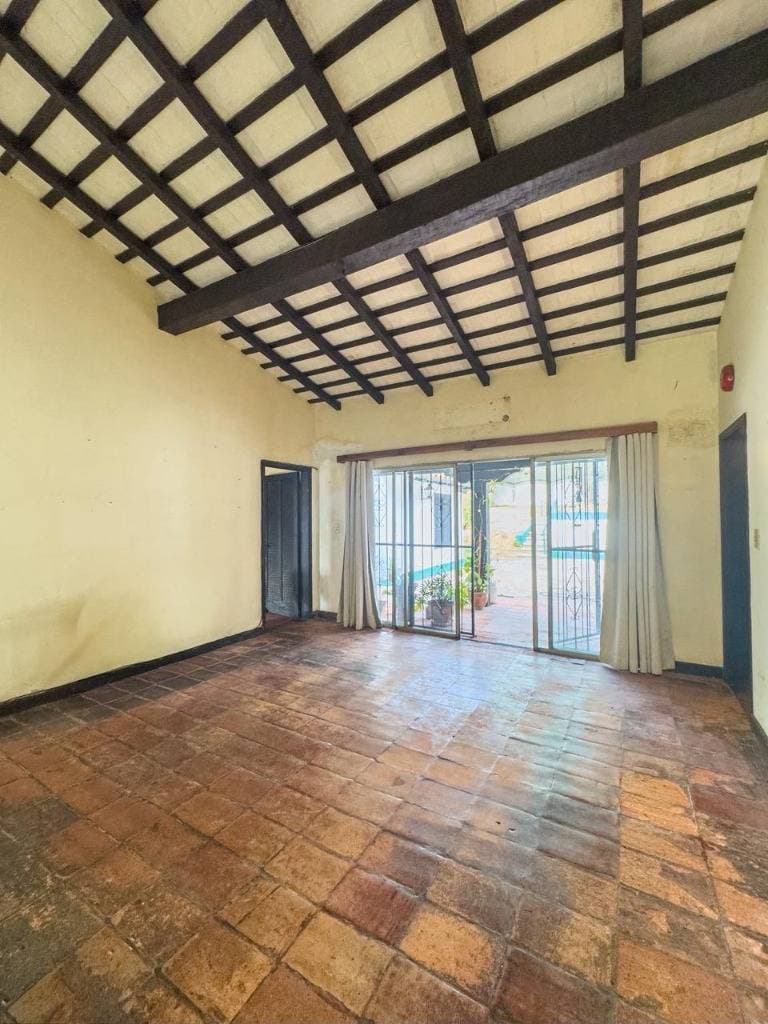 Vendo casona colonial en barrio Jara