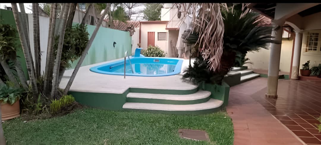 en Fernando de la Mora–Zona Norte|Propiedad en esquina con gran potencial, foto 5