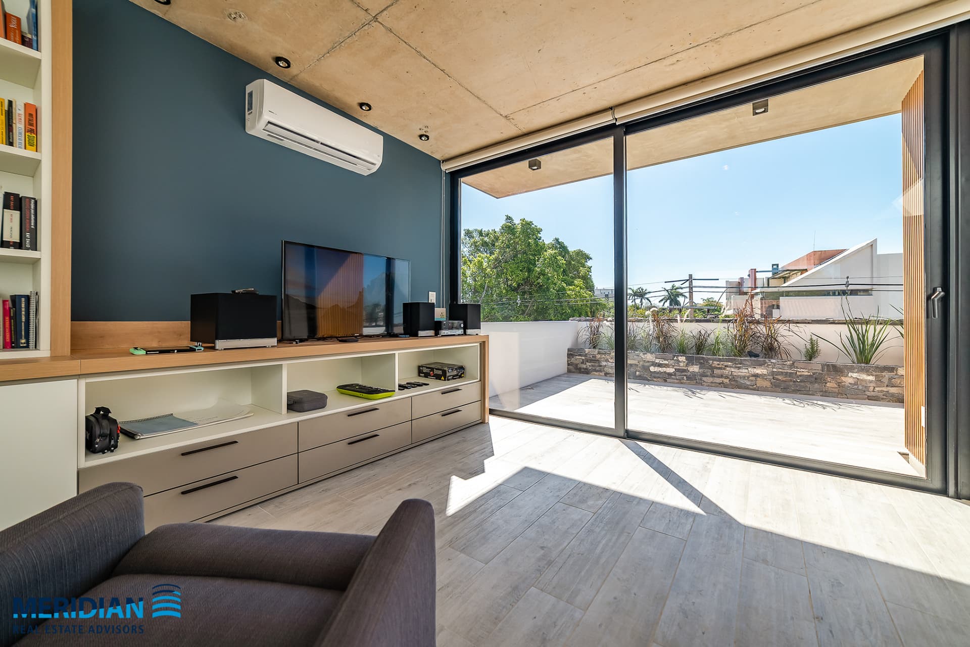 Moderno triplex a estrenar en venta! 3 dormitorios en suite. Zona Banco Central, foto 5