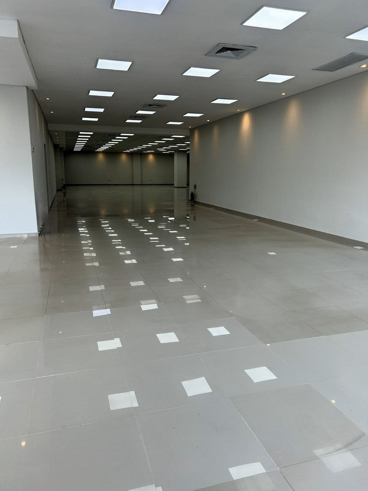 Local comercial en avenida mcal. Lopez, foto 2