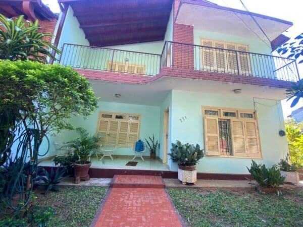 Se alquila casa en eje corporativo para vivienda u oficina