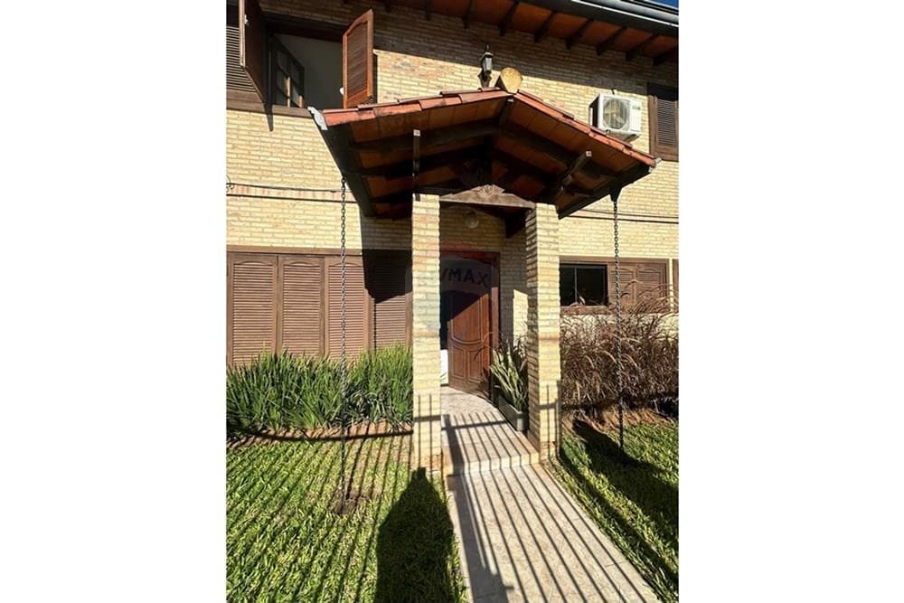 Casa en Fernando de la Mora, foto 2