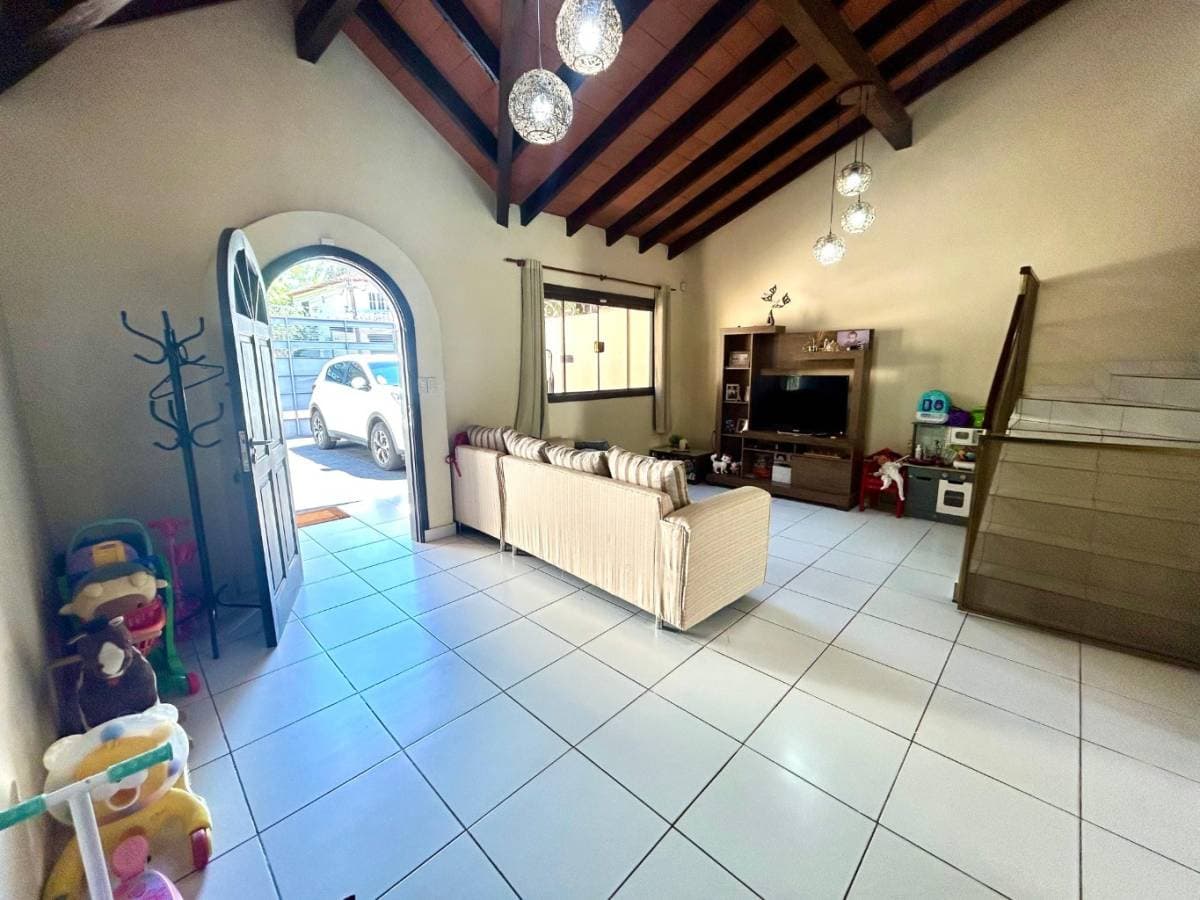 Duplex de 3 dormitorios en Lambaré - zona campus deportivo uaa, foto 2