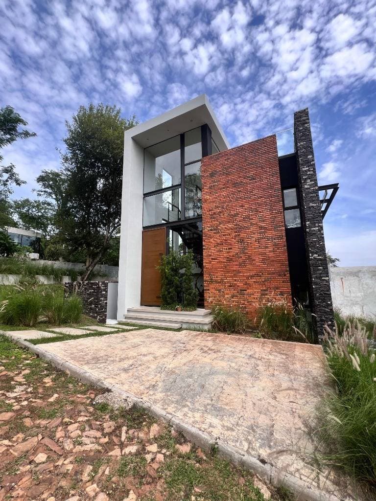 Casa en Venta 3 dormitorios - San Bernardino, Cordillera, foto 3