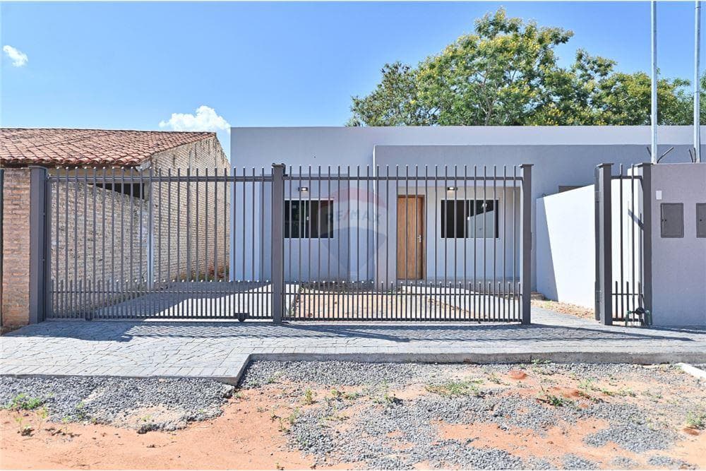Chalet a estrenar en Ykua Dure Zona Las Residentas
