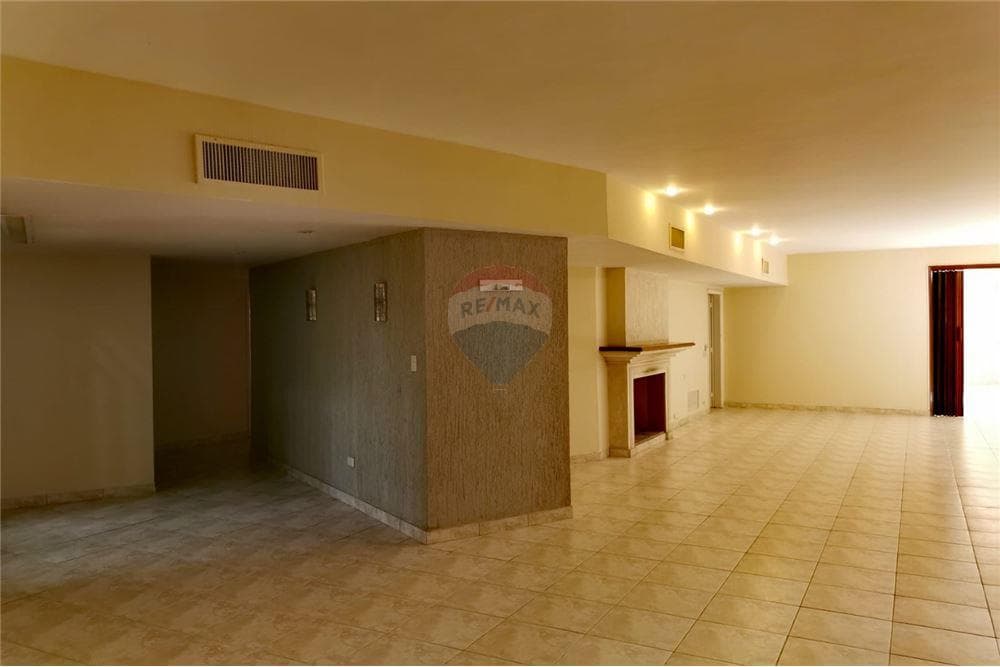 Residencia-Alquiler-Asunción Los Laureles, foto 3