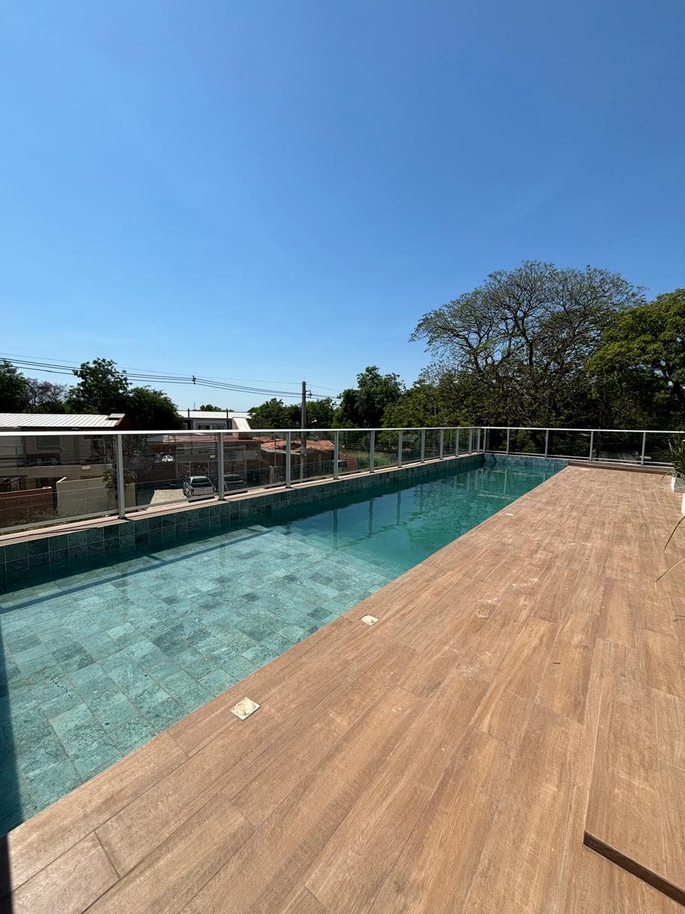 Luque en venta o alquiler amplio departamento de 2 dormitorios — foto 1
