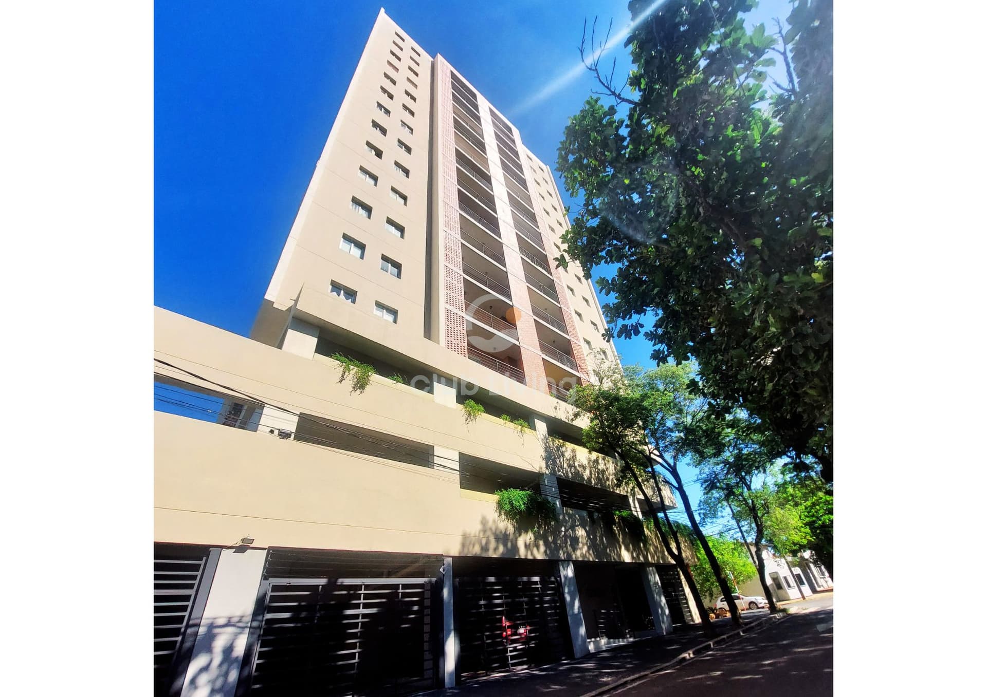 En Venta Hermoso Departamento Semi Amoblado en Sajonia