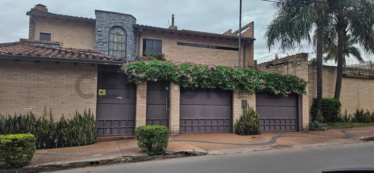 Residencia en Venta - Barrio Jara