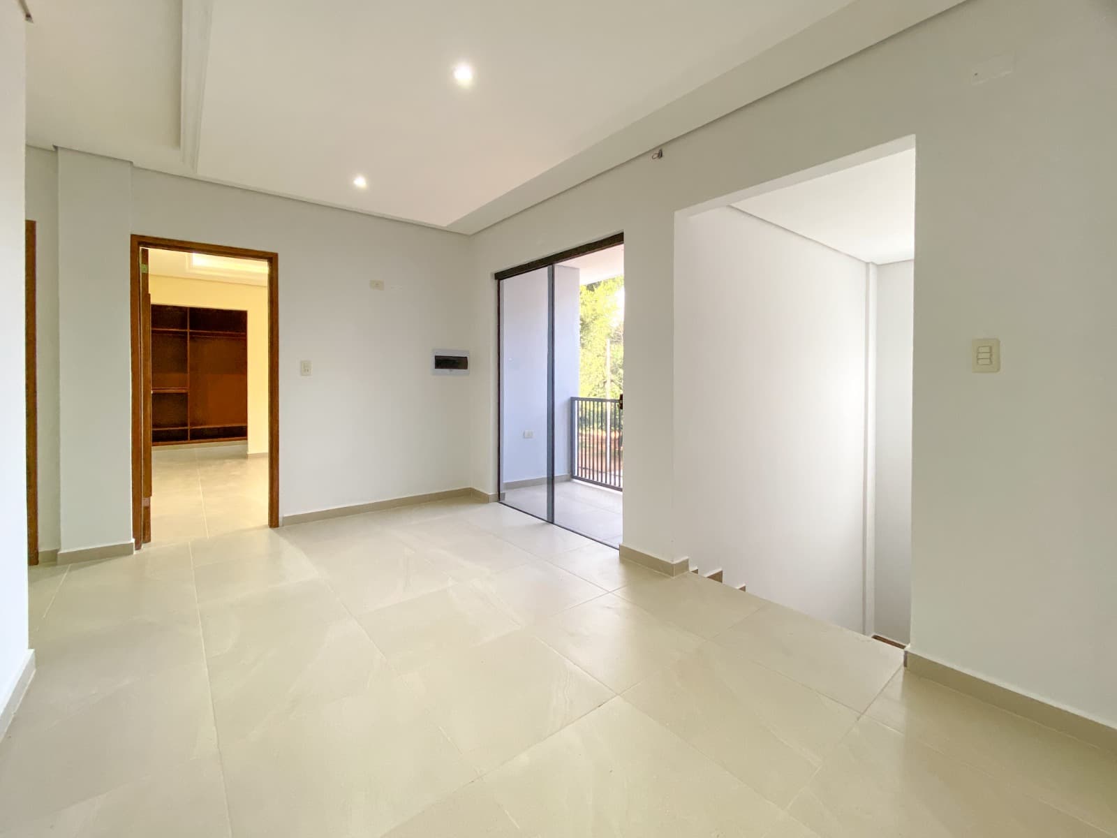 Hermoso y Amplio Duplex a Estrenar en Lambare, foto 4