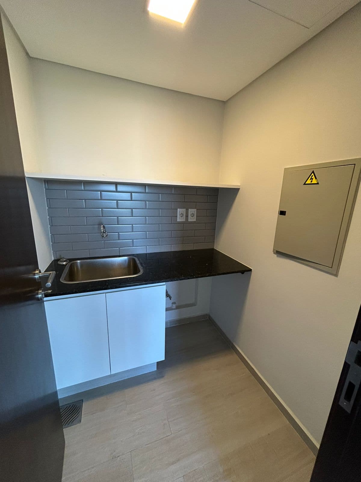 En Alquiler departamento de 2 dormitorios en Villamorra Detalles, foto 5
