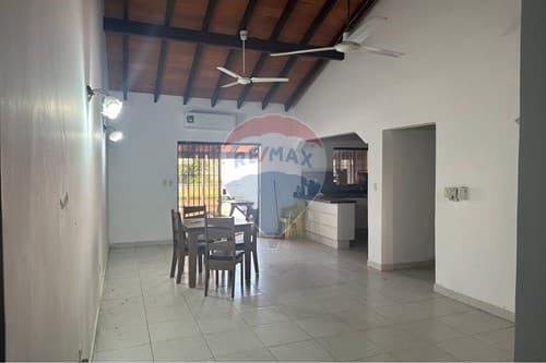 Casa en Alquiler con Piscina en Mariano Roque Alonso, foto 2