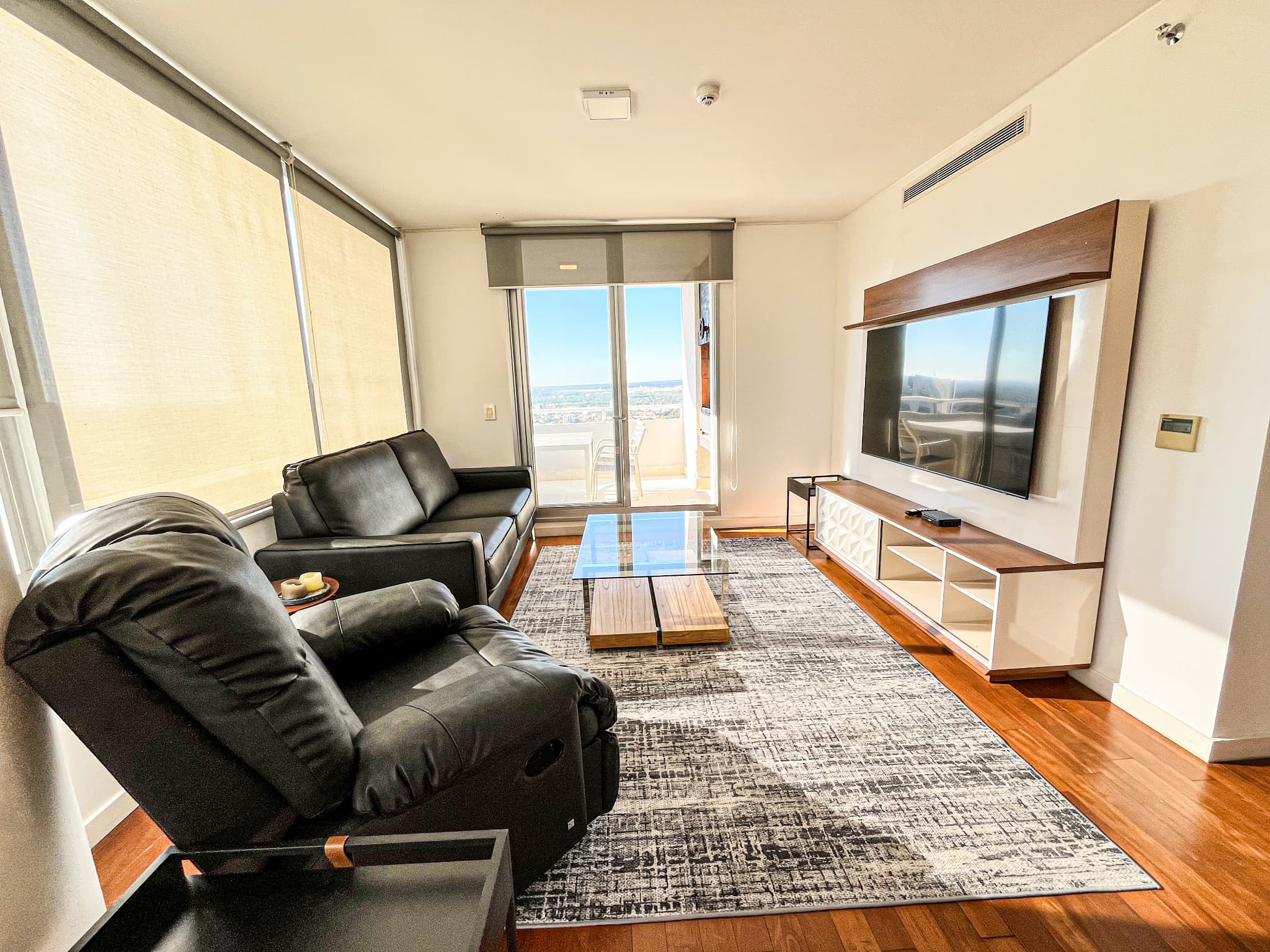 Departamento de 3 dormitorios amoblado zona paseo la galeria — foto 5