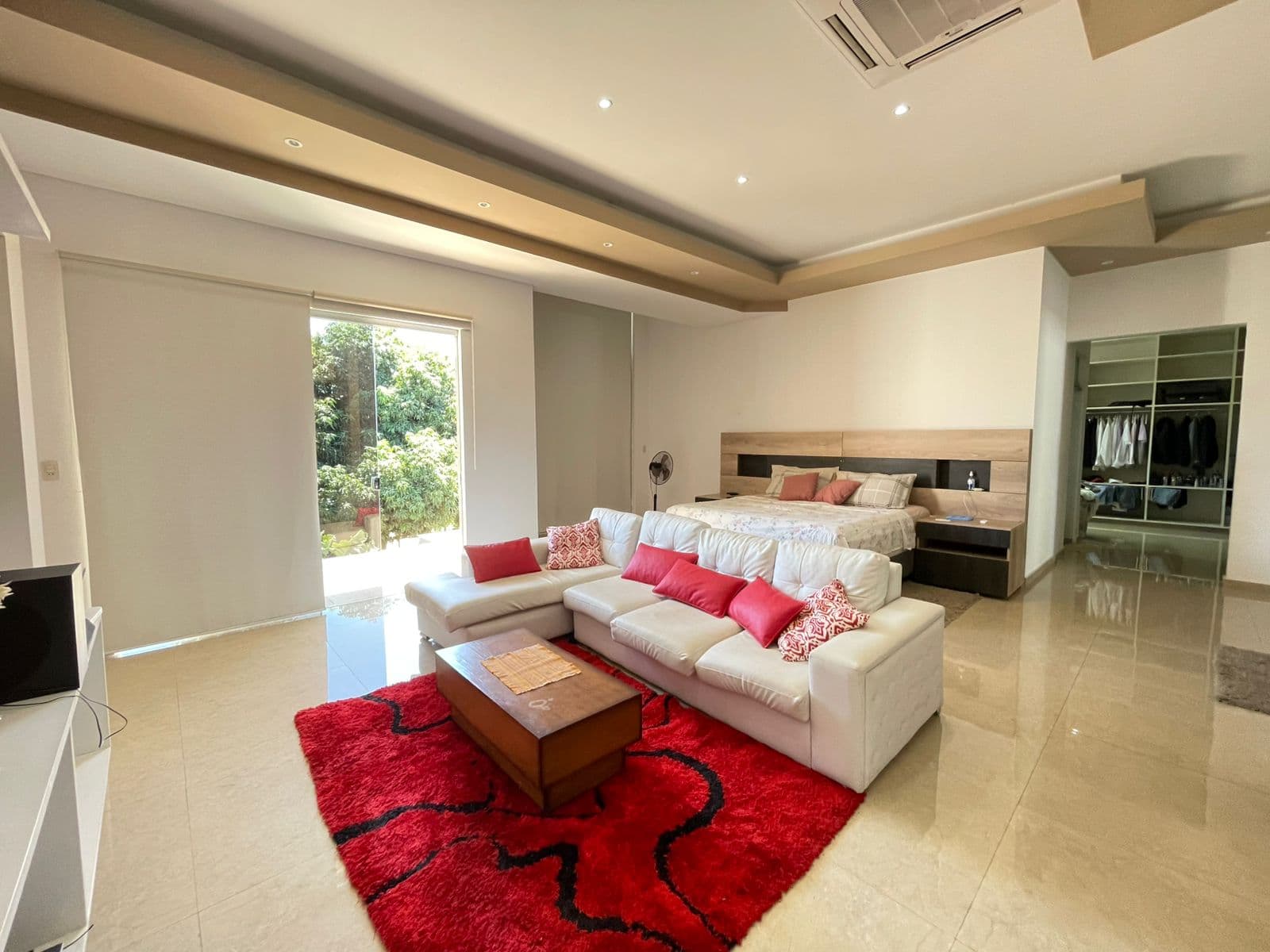 En venta - impresionante casa en areguá — foto 2