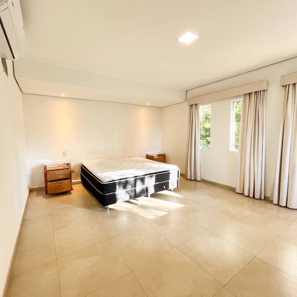 Heromosa casa en barrio cerrado montesol Luque — foto 2