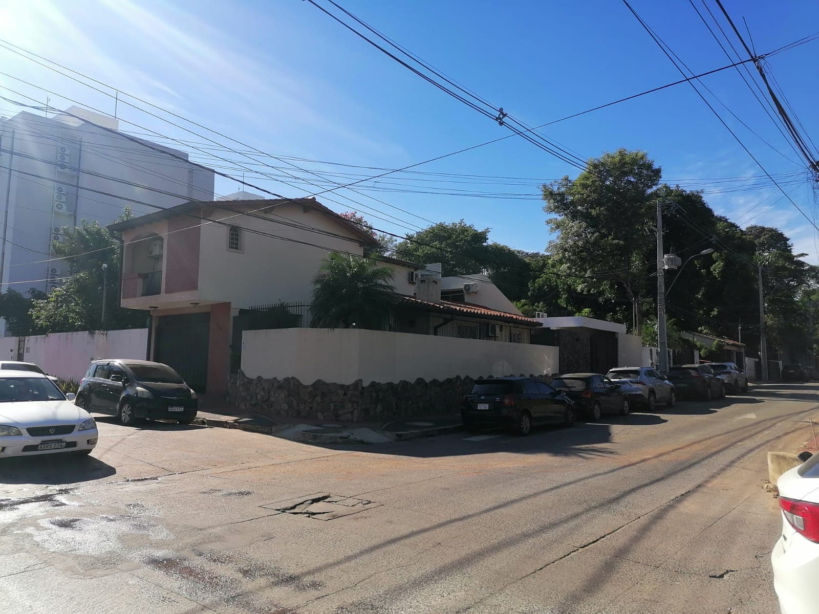 Alquilo Casa para Oficina/Vivienda.Barrio Mcal.Estigarribia.Cerca Mcal.Lopez