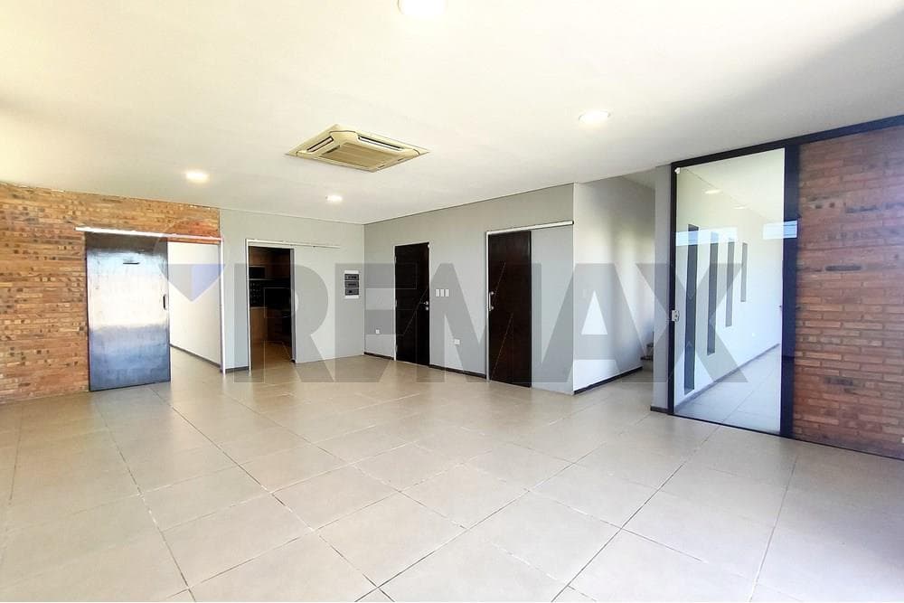 En venta casa en Luque, foto 5