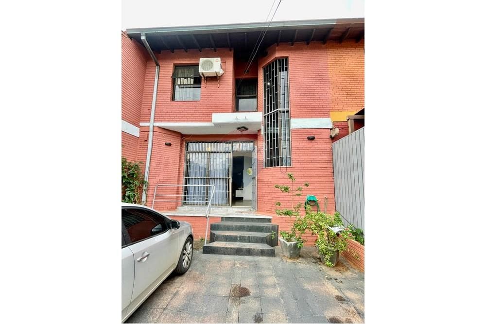 Vendo dúplex, ubicado en el campus universitario de Asuncion Bª Republicano