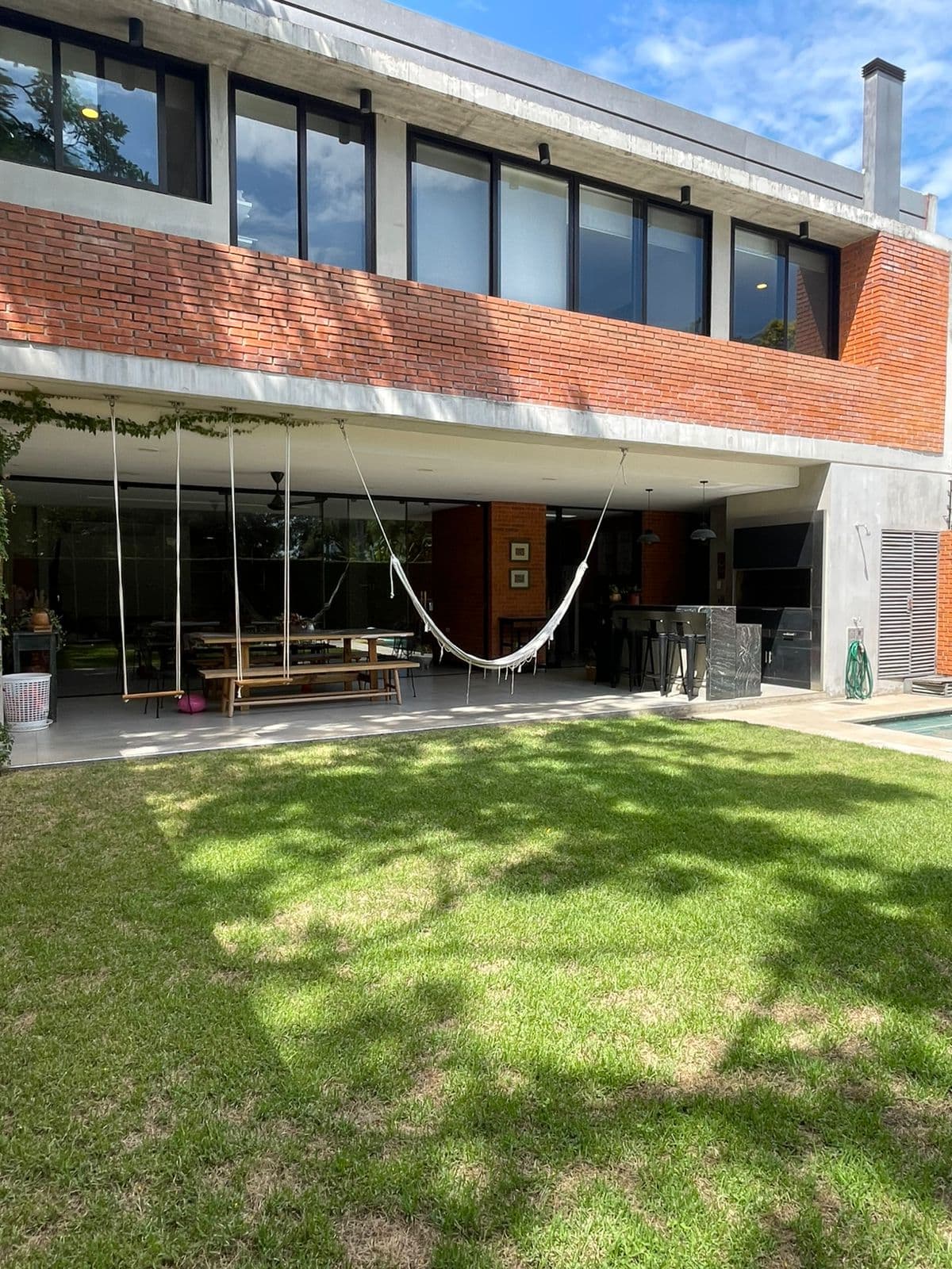 ALQUILO hermosa casa