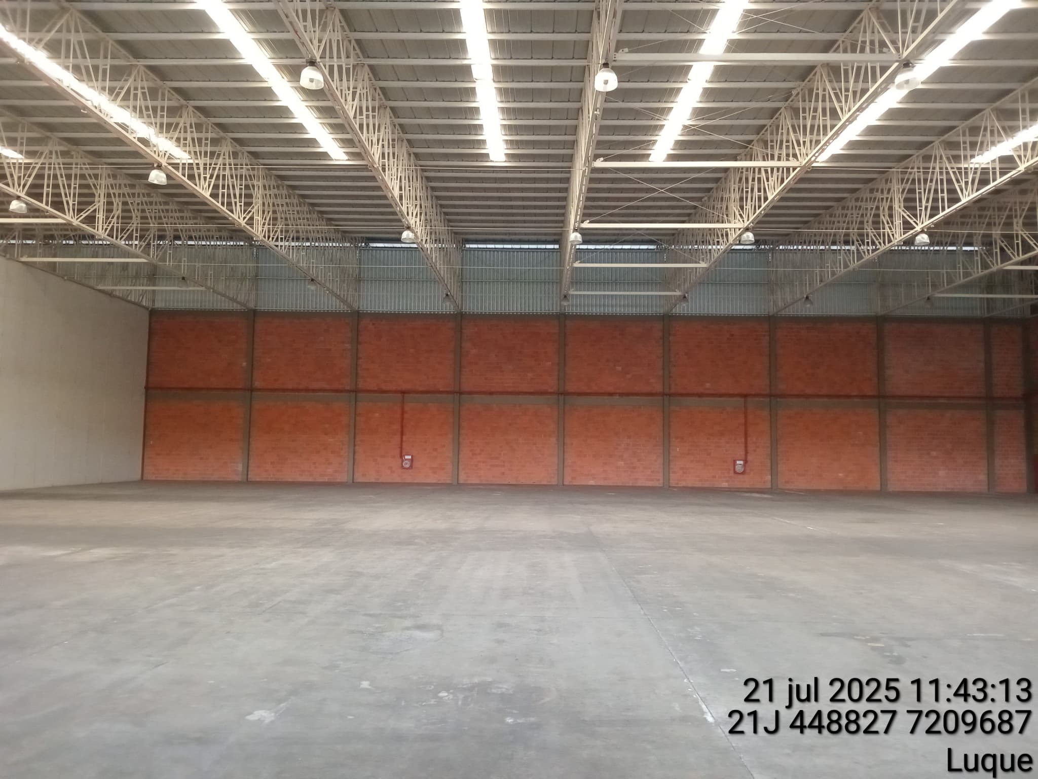 Alquilo Deposito de 1.030 m2 en Luque‼️ C-1082