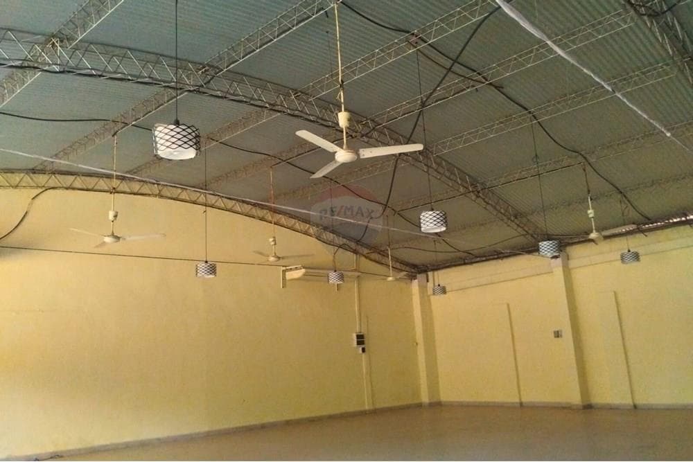 De tinglado/depósito y dos terrenos, foto 2