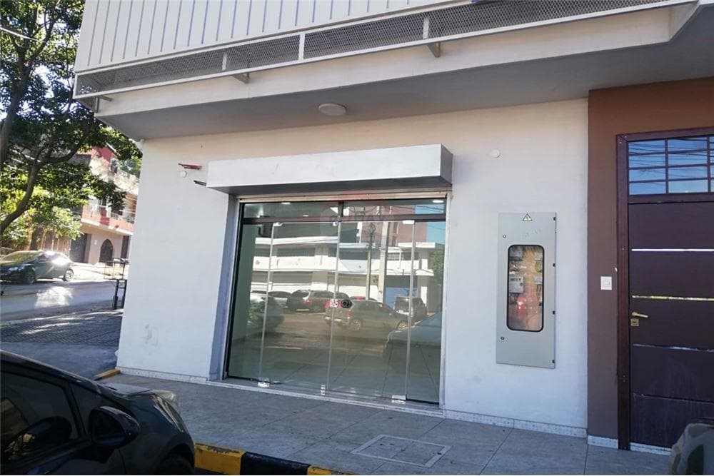 Salon comercial sobre la avenida fernando!! — foto 5