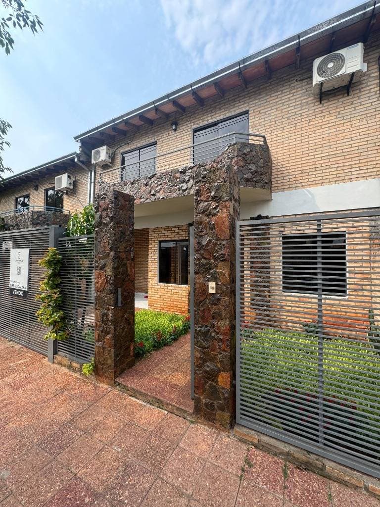 Vendo duplex en Fernando de la Mora