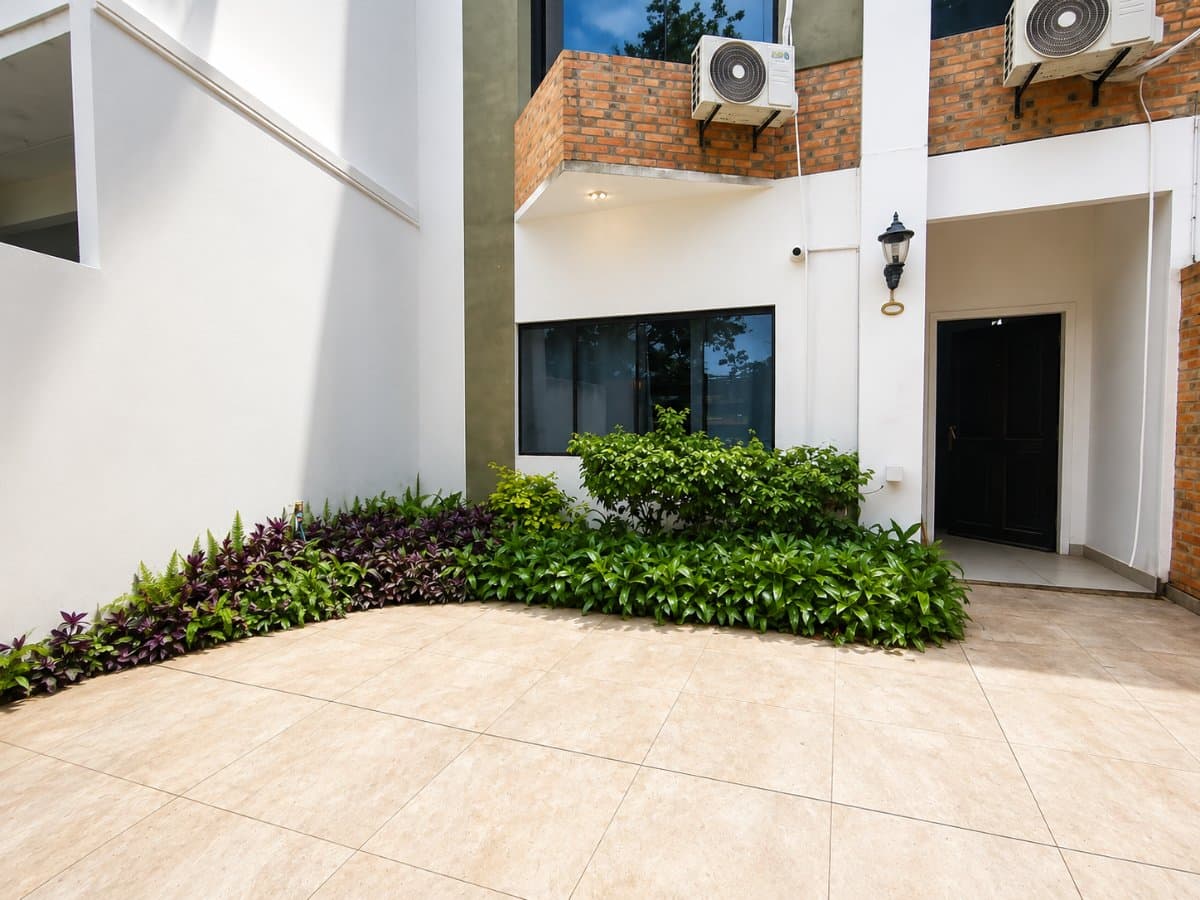 ID 16579 - Alquilo hermoso duplex en Lambaré, foto 2