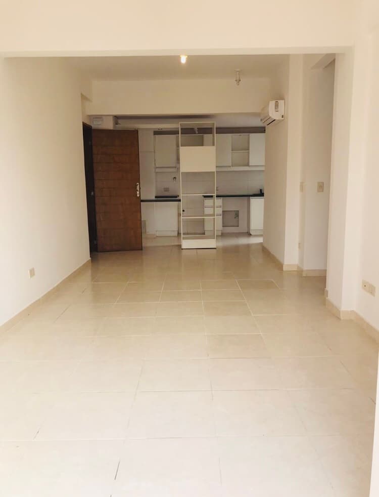 En alquíler departamento sin muebles zona Mburucuyá — foto 3