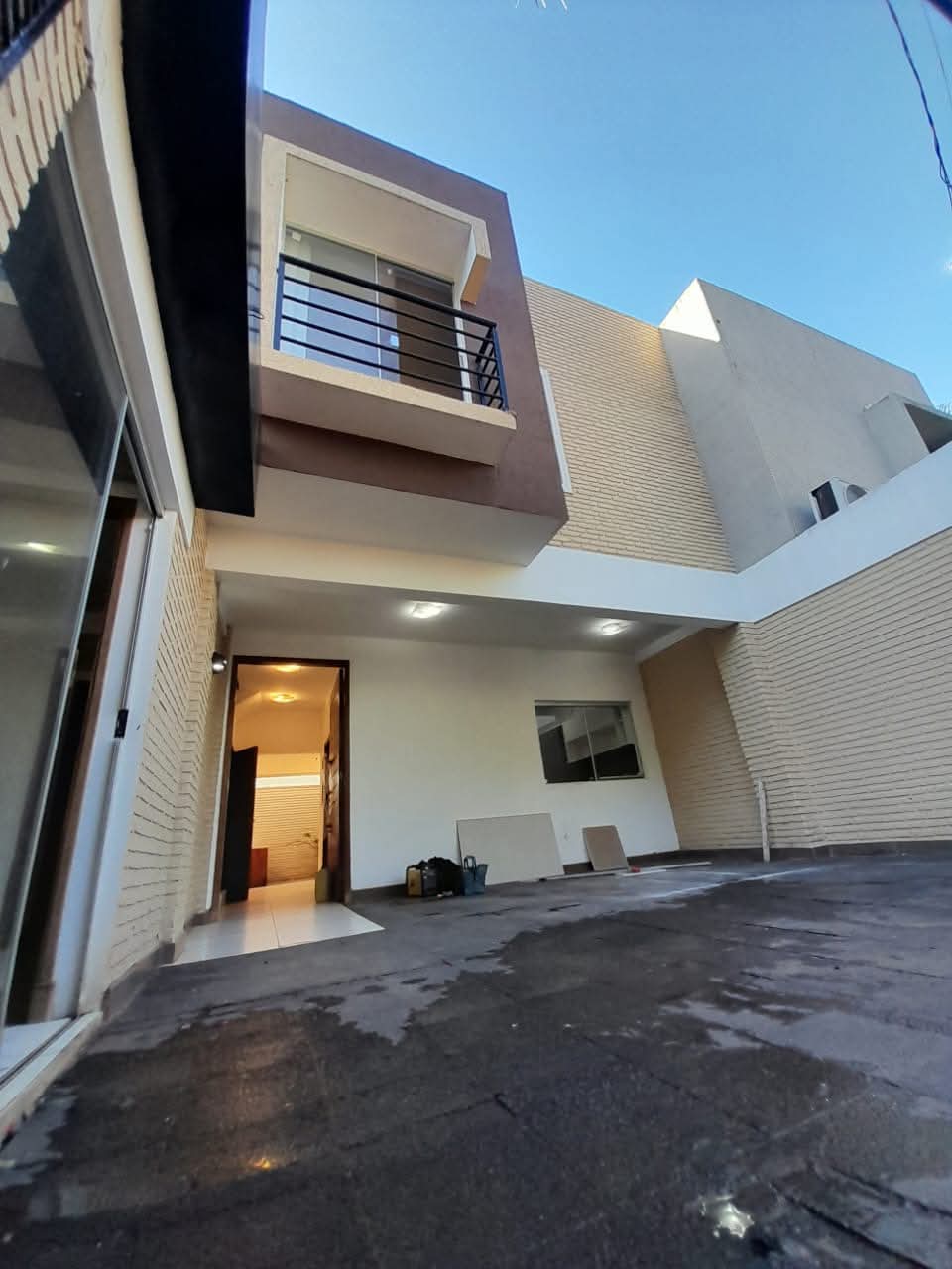 Vendo duplex en San Lorenzo zona shopping Pinedo cod 059
