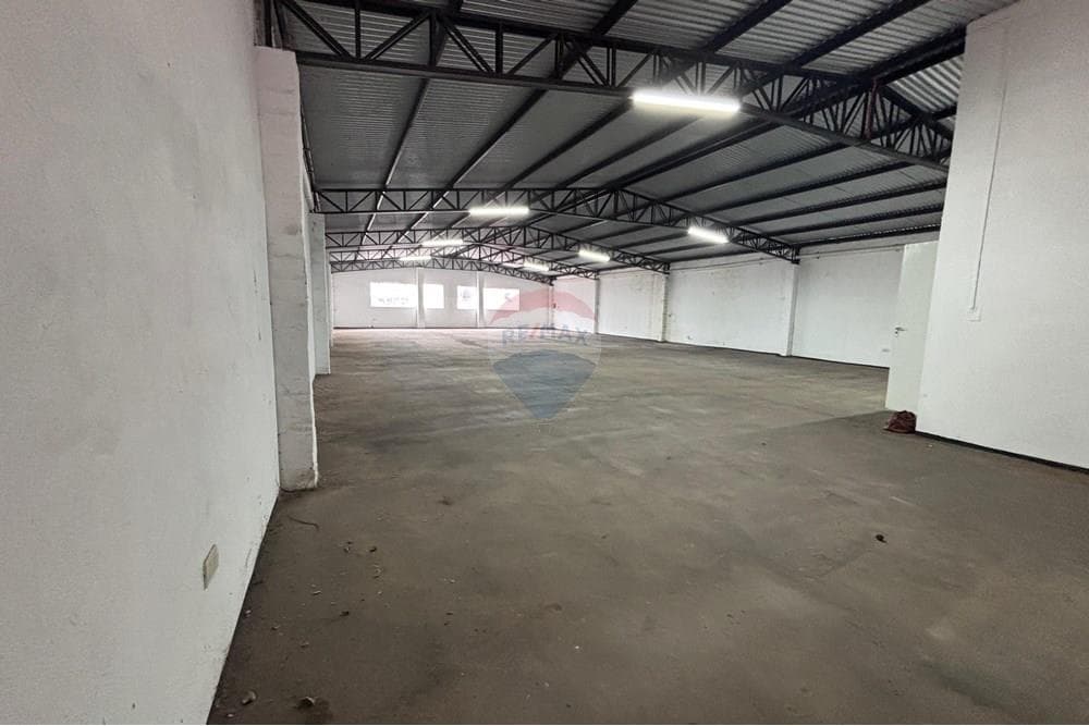 Local Comercial - Alquiler - Fernando de la Mora, Paraguay, foto 2