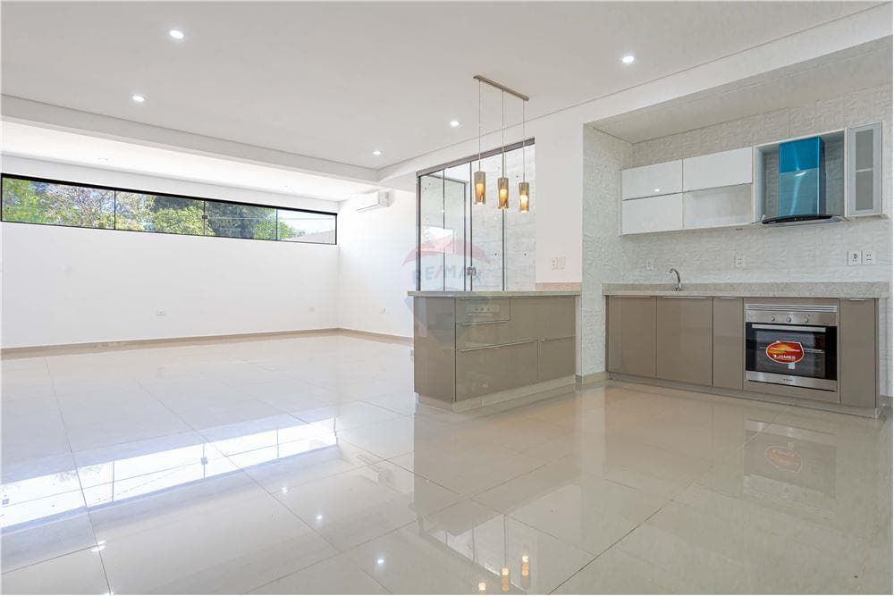 Duplex a estrenar en 4to barrio Luque, foto 3