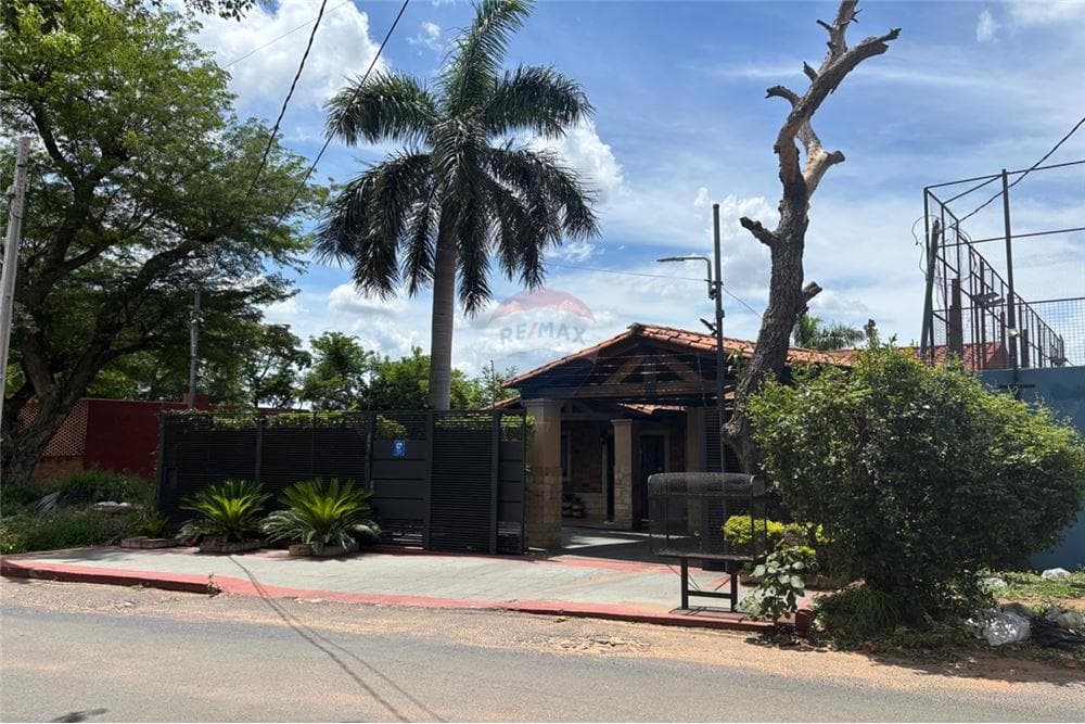 Vendo residencia en lambare