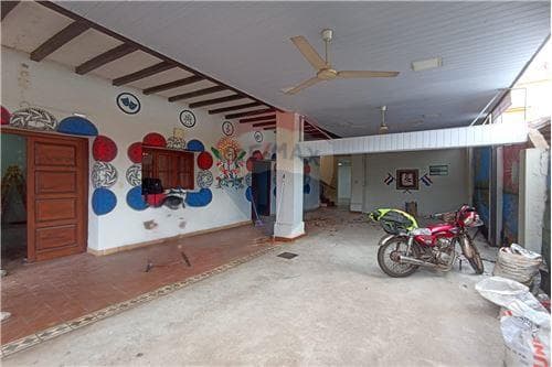 Local comercial de 6 habitaciones en Asunción Gral Diaz, foto 2