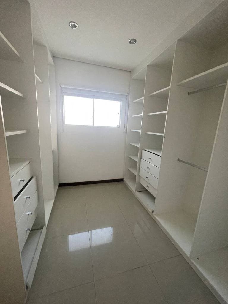 Lujosa Residencia en Lambaré a solo 2 cuadras de Luis Ma. Argaña — foto 4