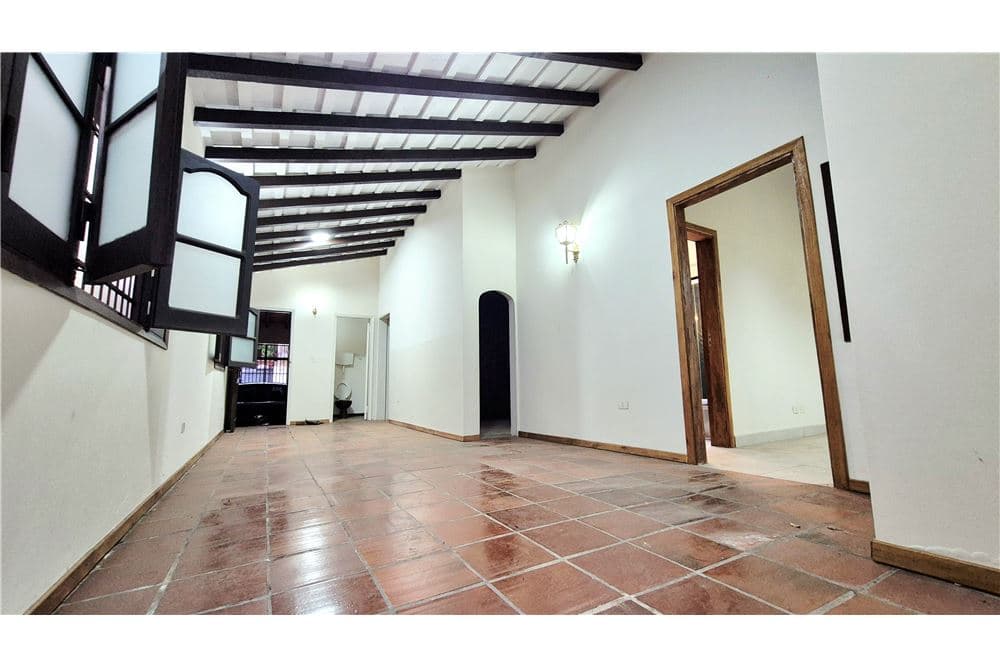 Vendo casa para oficina en ciudad nueva
