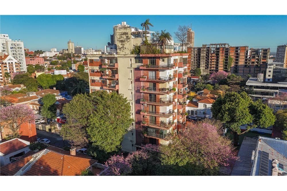 En venta departamento en edificio internacional, foto 1