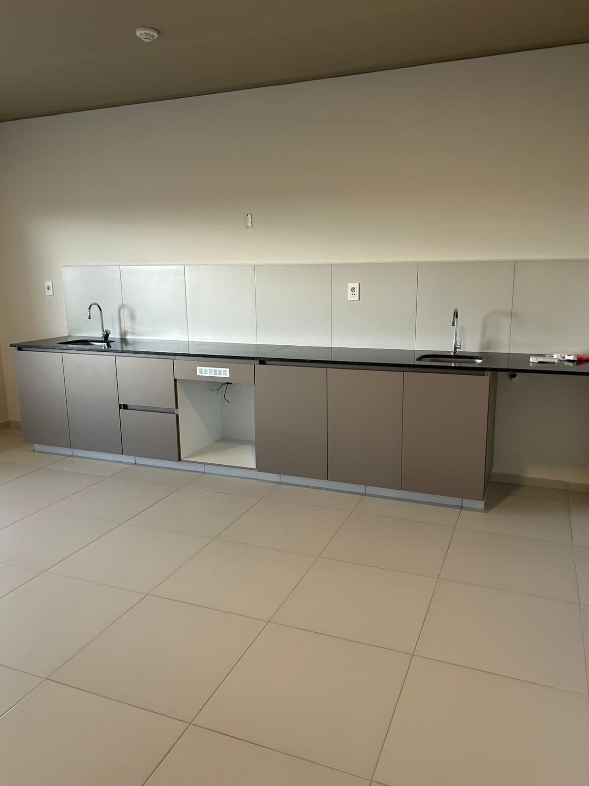 departamento de 2 habitaciones con cochera en Luque Complejo República, foto 3