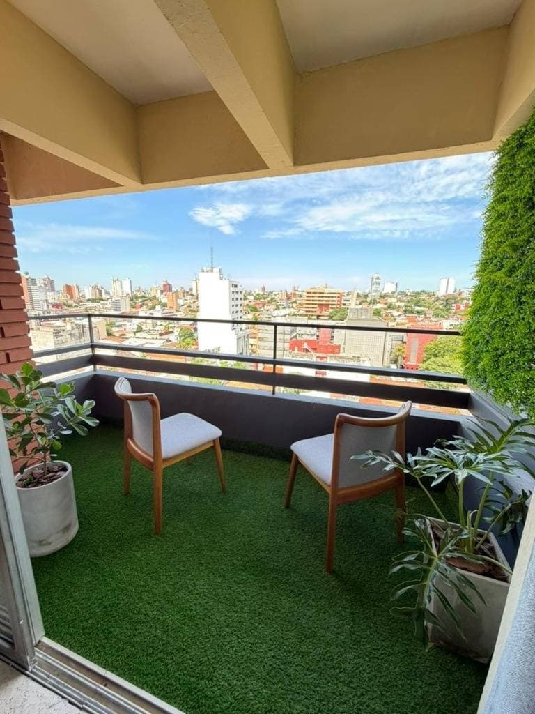 Amplio departamento en edificio italia-barrio la encarnacion — foto 2