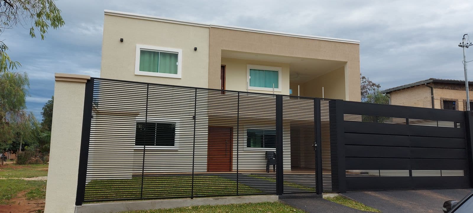Venta De Moderna Casa Minimalista En Luque